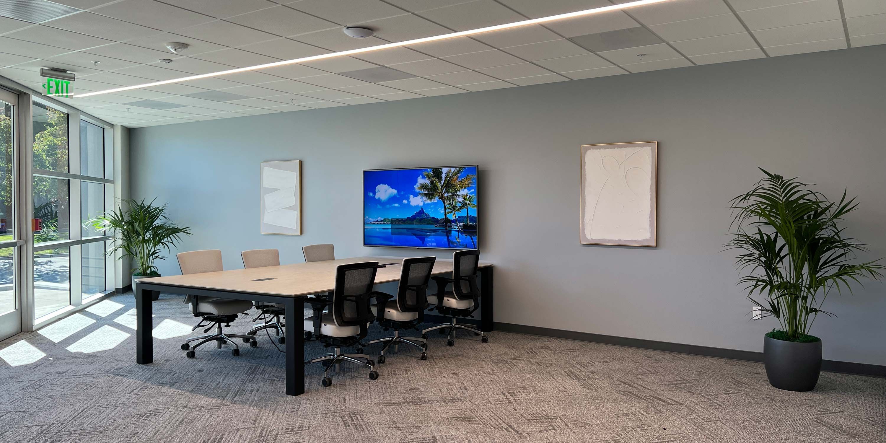 medium sized conference room with LED lighting and Audio/Video